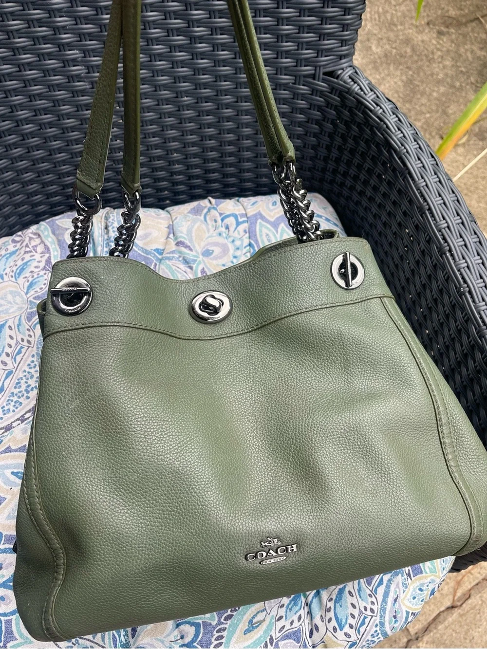 Coach Edie Pebble Leather Shoulder Bag – Green Turnlock Closure Purse Supple